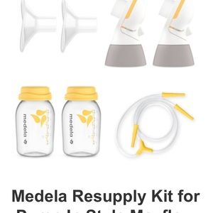 Medela Pump In Style Max Flow Pump accessories.